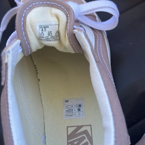 VANS - Picture 5 of 5